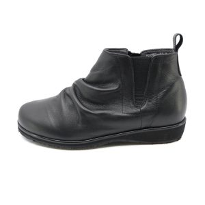 Sono Grip Black Non Slip Extra Soft Boots